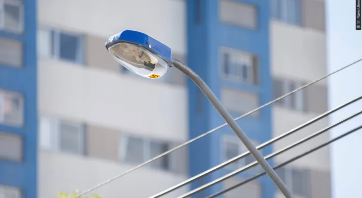Comissão de Obras questiona secretarias sobre uso dos recursos da iluminação pública