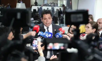 Redução histórica do IPVA avança e vai incentivar emplacamento no Paraná, destaca Gugu Bueno