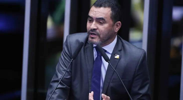 Alvo de investigação, governador do Tocantins é afastado do cargo
