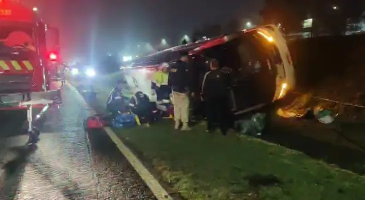 Turista equatoriano morre e 12 ficam feridos em acidente com ônibus na BR-277