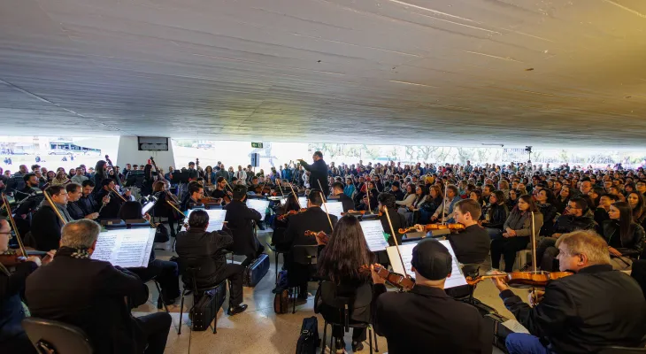 Orquestra Sinfônica do Paraná atrai mais de 1200 pessoas no concerto da série