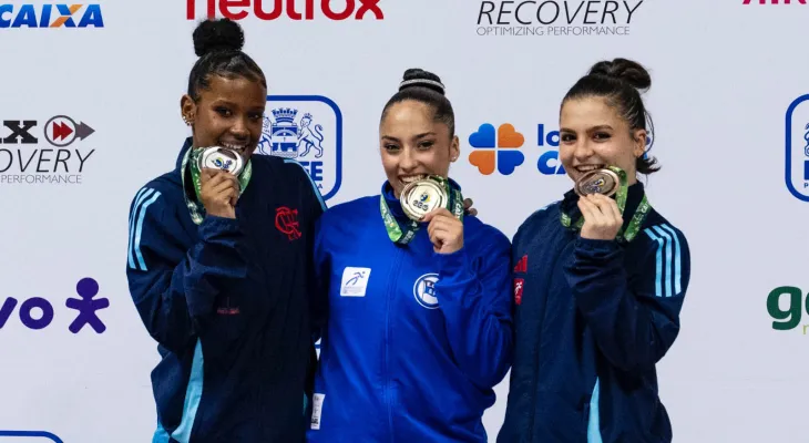 Paranaense Júlia Soares leva ouro no solo Brasileiro de Ginástica Artística