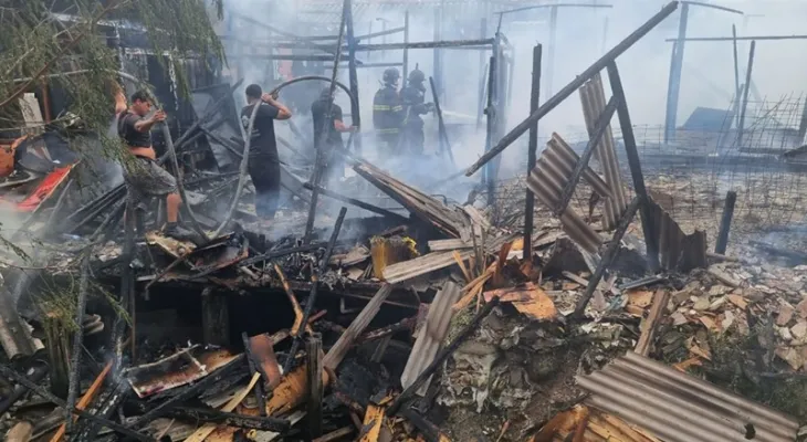 Mais de 15 moradias são atingidas por incêndio em Cubatão (SP)