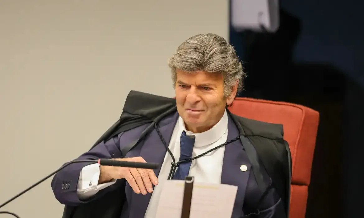 Fux anula arquivamento de notícia-crime contra Lula e envia caso à PGR