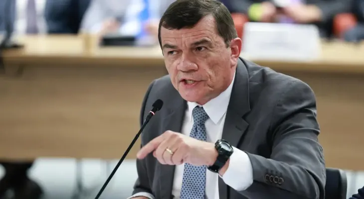 Fux vota pela absolvição de ex-ministro da Defesa de Bolsonaro