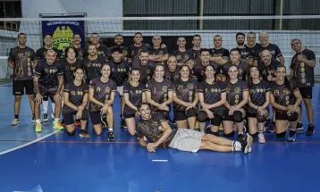 Polícia Civil participa de jogo de vôlei com presença do campeão olímpico Giba