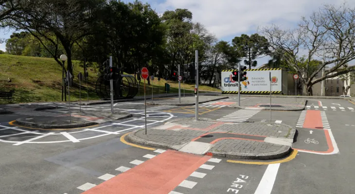 Prefeito lança campanha educativa para pedestres e reabre minicidade da Escola de Trânsito