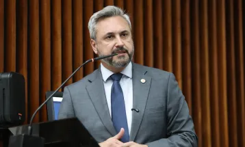 Fabio Oliveira se filia ao Novo e torna-se o primeiro deputado da sigla na Assembleia do Paraná