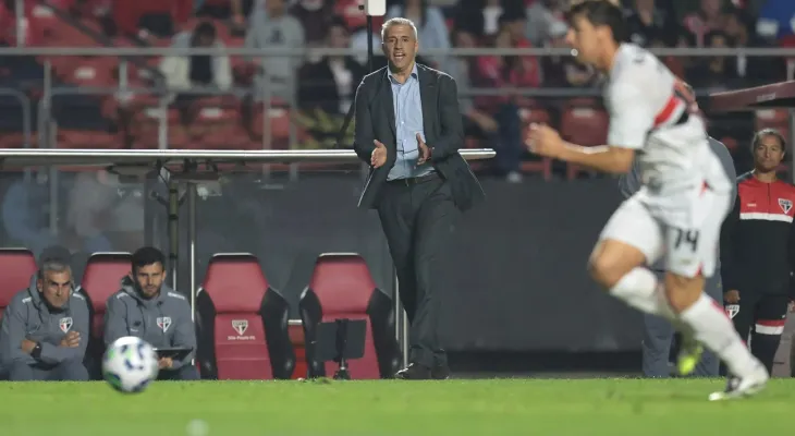 São Paulo visita a LDU no jogo de ida das quartas