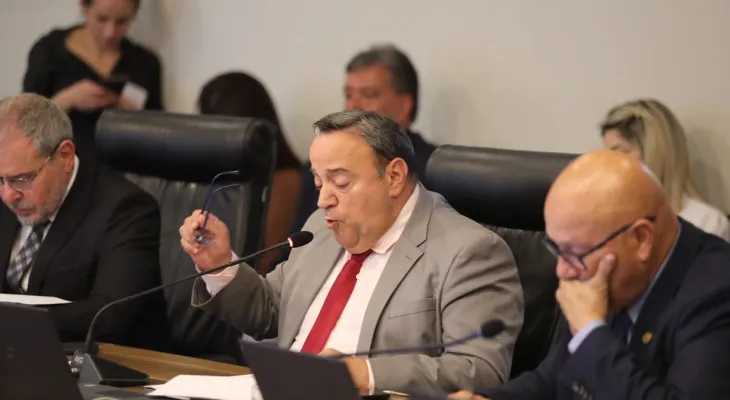 Projetos do TJ reajustam custas judiciais e taxas de cartórios no Paraná em até 647%