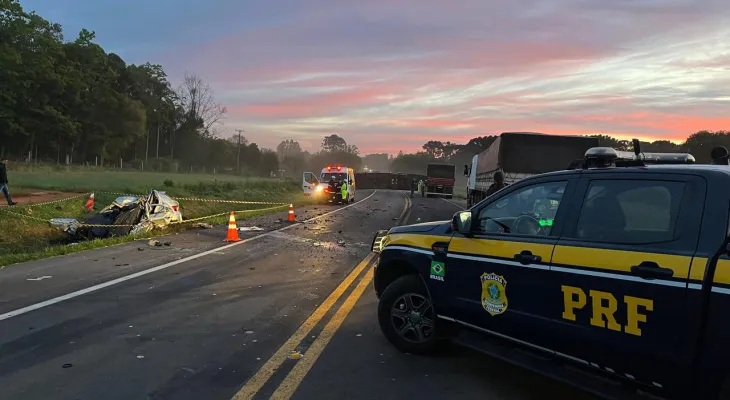 Colisão frontal entre carro e caminhão deixa dois mortos na BR-373 em Prudentópolis