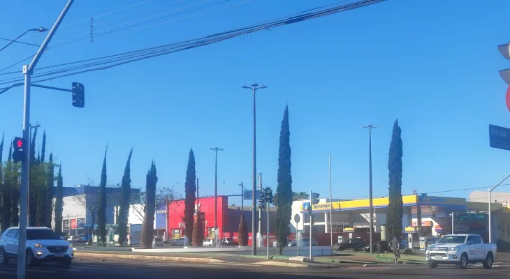 Cascavel tem sexta-feira ensolarada e com cara de verão antecipado