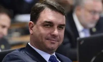 Flávio Bolsonaro critica possível aliança de Eduardo Paes com PL