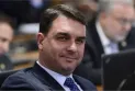 “‘Estou e estarei contigo sempre’: Intercept revela negociação de Flávio Bolsonaro e Vorcaro para financiar filme sobre Jair
