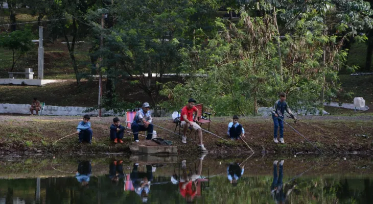 Lago Primavera recebe dia de pesca e atrai centenas de participantes em Corbélia