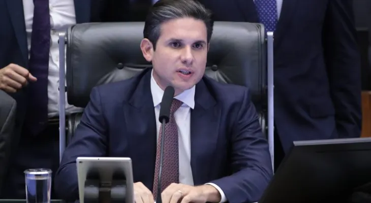 Motta nega indicação de Eduardo Bolsonaro como líder da Minoria