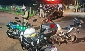 PM realiza operação de trânsito no bairro Morumbi em Cascavel