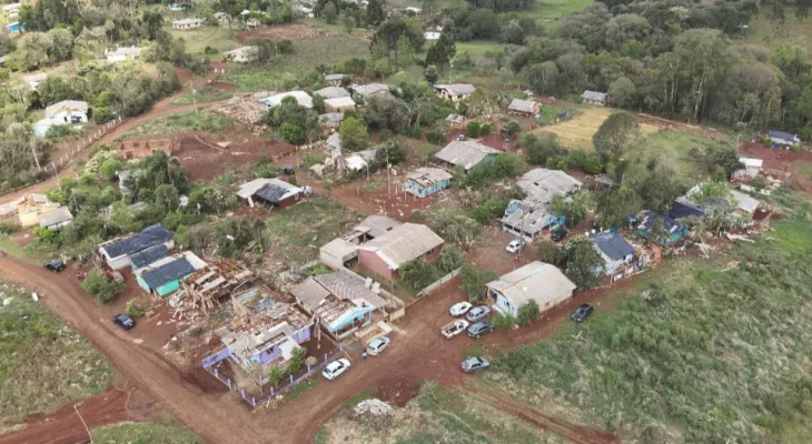Simepar confirma tornado em Santa Maria do Oeste e rajadas de vento recordes pelo Estado