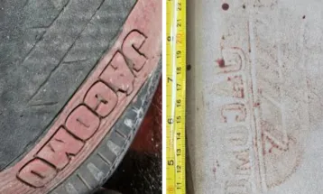 Polícia Científica identifica suspeito de homicídio pela pegada com sangue no chão