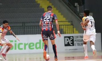 Cascavel Futsal vence o Blumenau e fecha fase classificatória da LNF em oitavo lugar