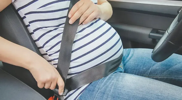Médicos alertam para cuidados no volante durante gestação e puerpério