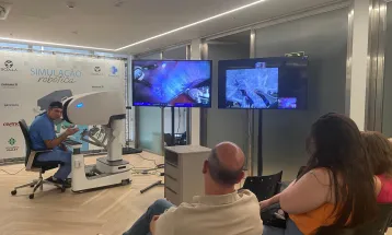 Cascavel realiza primeira telecirurgia robótica da Unioeste