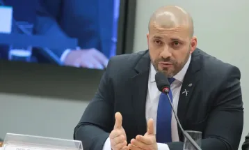 Moraes autoriza progressão de Daniel Silveira para regime aberto