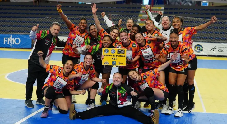 Cascavel Handebol se garante nas semifinais da Liga Nacional