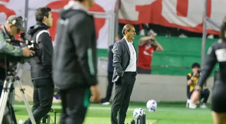 Timão encara o ex-técnico Ramón Díaz no jogo contra o Internacional