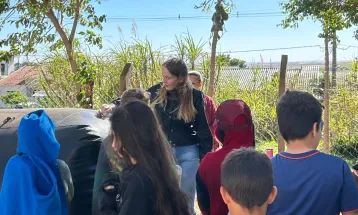 Alunos da Escola Municipal 1º de Maio aprendem, na prática, como funciona um biodigestor