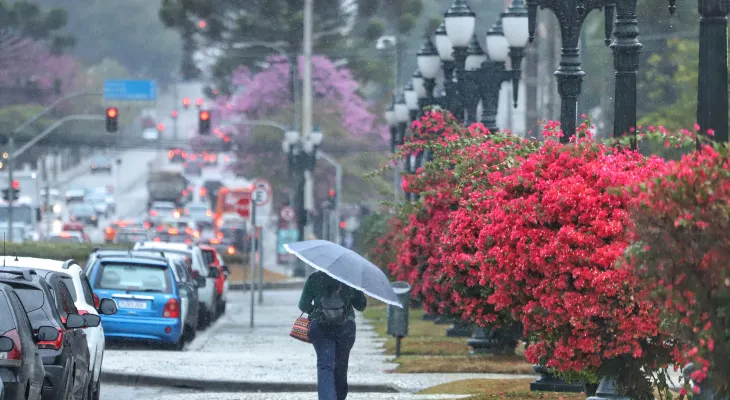 Outubro terá temperaturas e chuvas dentro da média histórica, prevê Simepar