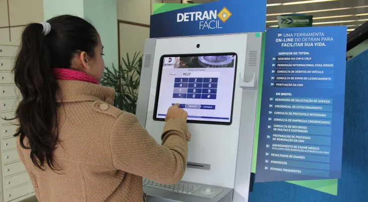 Cautelar: TCE-PR determina que Detran receba documentação de nova empresa para credenciamento