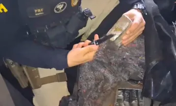 PRF apreende van paraguaia carregada com maconha em Toledo