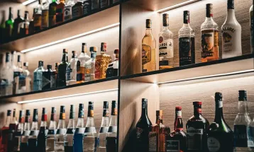 SP: juiz autoriza destruição de 100 mil garrafas de bebida apreendidas