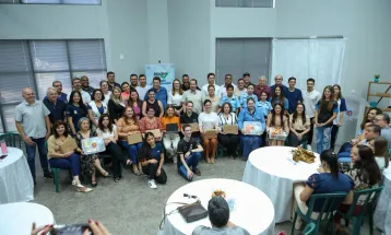 Gugu Bueno acompanha entrega de 541 tablets em Assis e destaca modernização da educação