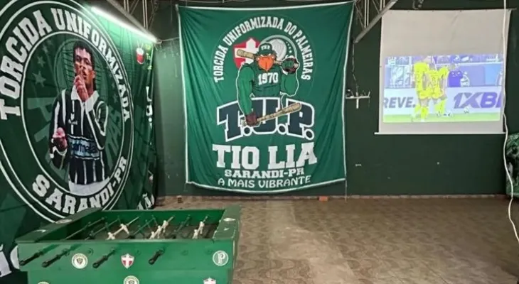 Bem público destinado à assistência vira ponto de torcida organizada