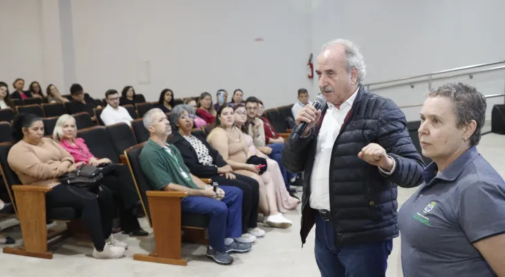 Prefeitura lança aplicativo de serviços e moderniza atendimentos à população