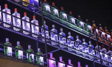 Polícia Civil faz operação contra grupo suspeito de falsificar bebidas com metanol em São Paulo