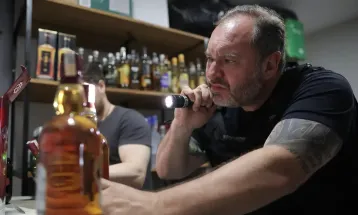 Fiscalização apreende mais de 7 mil garrafas de bebidas em São Paulo