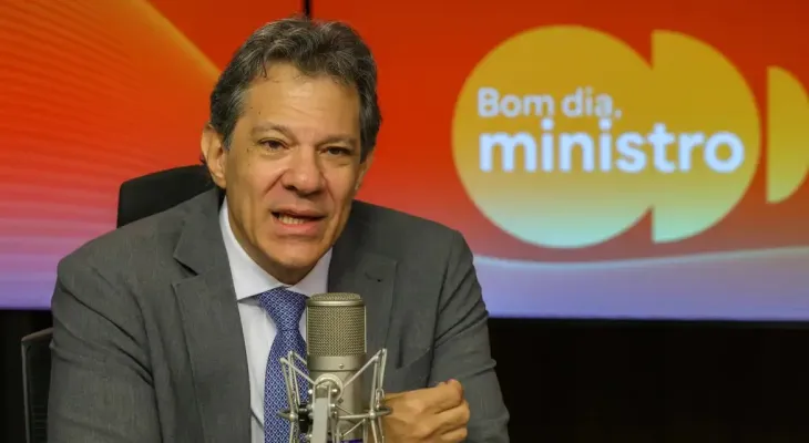 Tarifaço prejudicou mais que beneficiou população dos EUA, diz Haddad
