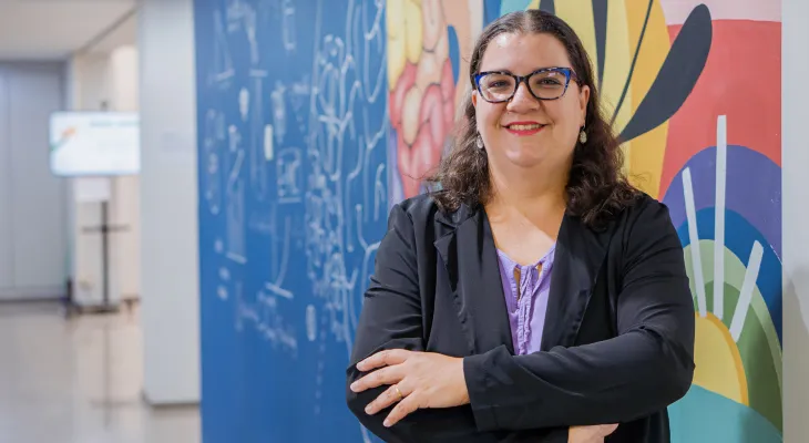 Professora da rede estadual concorre a vaga na final do concurso de livros do TikTok