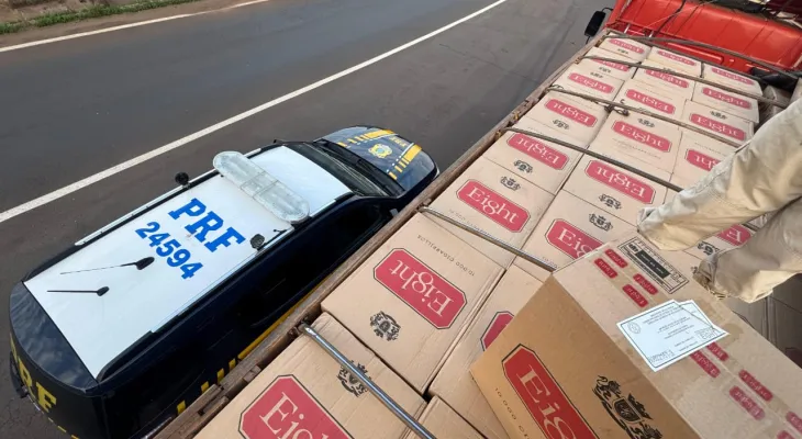PRF apreende 450 mil maços de cigarros contrabandeados na BR-163, em Guaíra (PR)