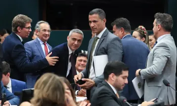 CCJ da Câmara suspende ação penal no STF contra deputado Gayer