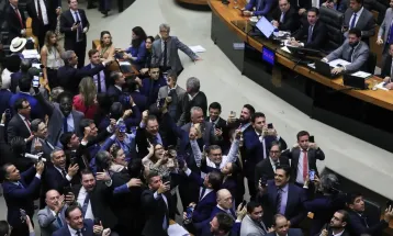 Câmara aprova retirada da MP do IOF da pauta; texto caduca
