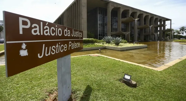 Ministério diz ao STF que já tomou medidas para intimar Figueiredo