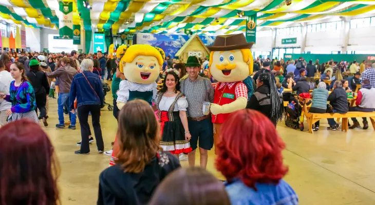 Oktoberfest aquece o turismo e celebra a cultura germânica em Francisco Beltrão e Curitiba