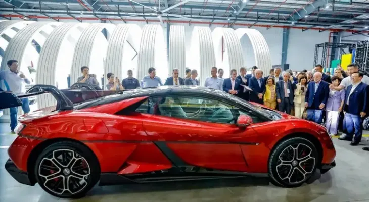 Nova fábrica de carros elétricos mostra confiança no Brasil, diz Lula