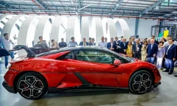 Nova fábrica de carros elétricos mostra confiança no Brasil, diz Lula