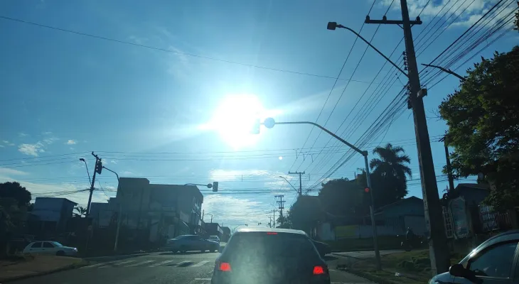 Sol entre nuvens garante sexta-feira agradável em Cascavel