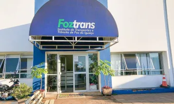 Contrato de R$ 25,4 mi com a Celepar expõe falhas e contradições da Prefeitura de Foz